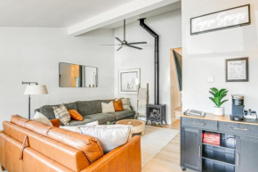 Steps to Lake Pagosa with Sleds Remodeled Townhome